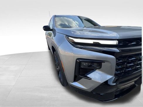 Used 2024 Chevrolet Traverse RS w/ LPO, Floor Liner Package FWD image 11
