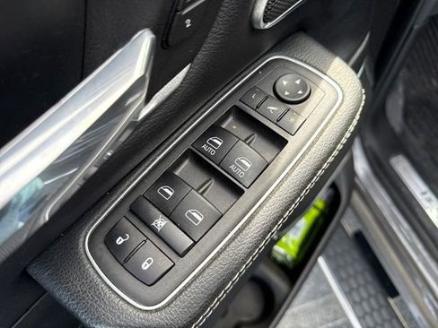 Used 2022 RAM 1500 Laramie AWD/4WD image 25