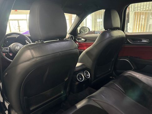 Used 2017 Alfa Romeo Giulia Quadrifoglio image 17
