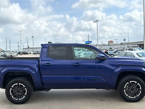 Certified 2025 Toyota Tacoma TRD Sport AWD/4WD image 6