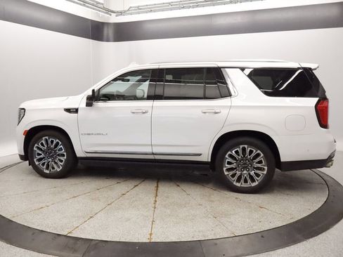 Used 2023 GMC Yukon Denali Ultimate AWD/4WD image 6