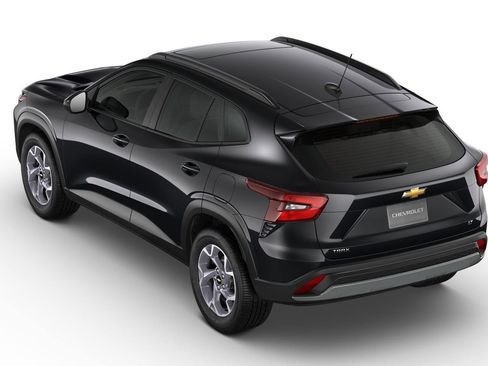 New 2026 Chevrolet Trax LT w/ Sunroof Package FWD image 2