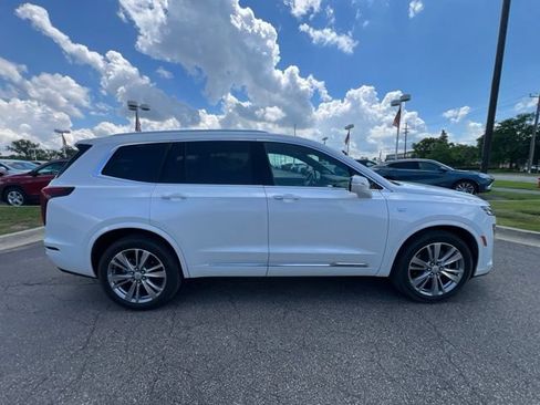 Used 2024 Cadillac XT6 Premium Luxury w/ LPO, Floor Liner Package AWD/4WD image 4