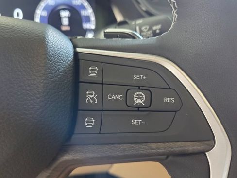 New 2026 Jeep Grand Cherokee L Limited w/ Luxury Tech Group II RWD image 28