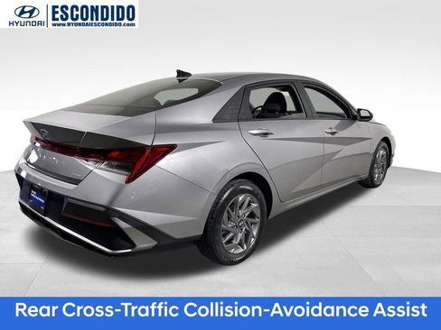 Certified 2025 Hyundai Elantra Blue image 5