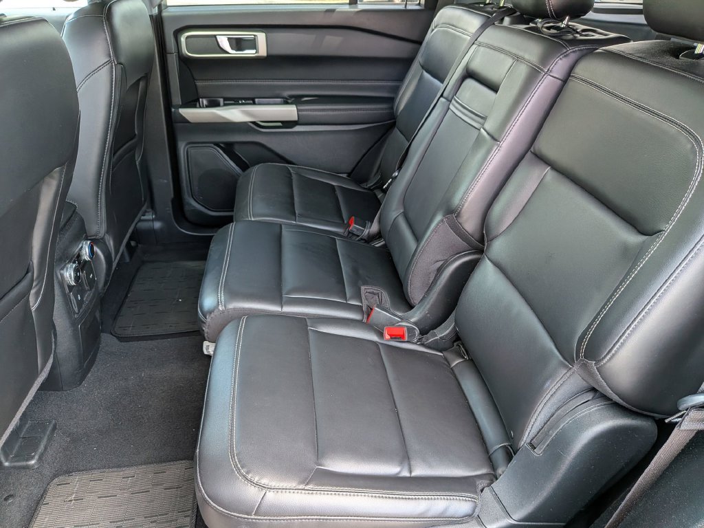 Used 2023 Ford Explorer XLT w/ Equipment Group 202A RWD image 29