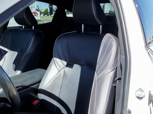 Certified 2025 Toyota Crown Platinum AWD/4WD image 17