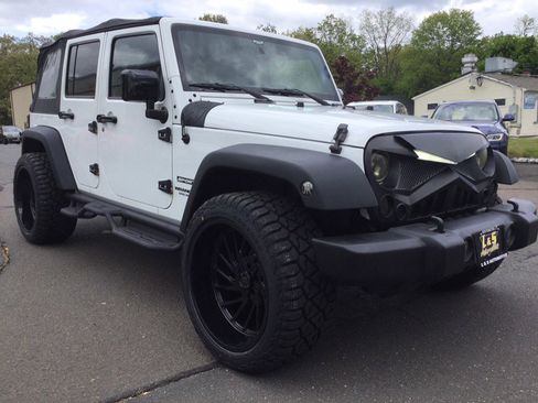 Used 2015 Jeep Wrangler Unlimited Sport w/ Quick Order Package 24S AWD/4WD image 6