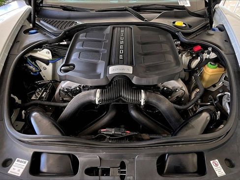 Used 2016 Porsche Panamera S image 30