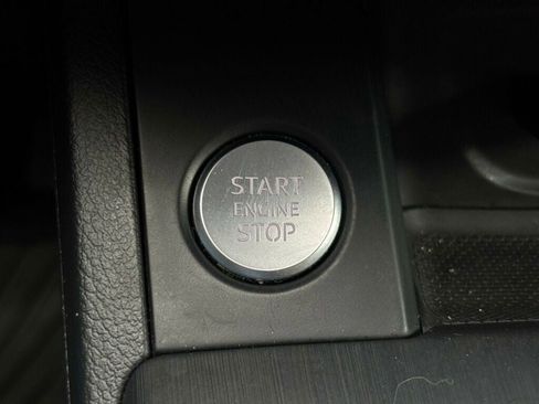 Used 2018 Audi A4 2.0T Premium w/ Convenience Package image 33