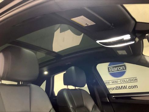 Used 2022 Porsche Macan AWD/4WD image 13