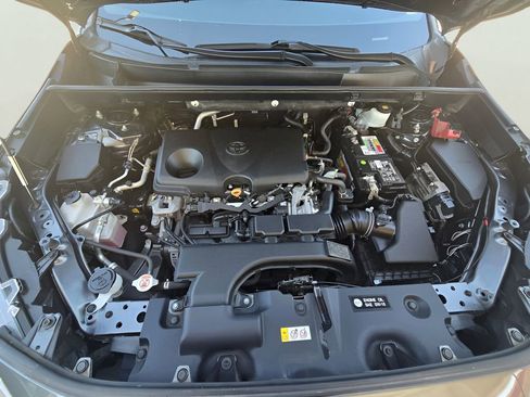 Used 2021 Toyota RAV4 XLE image 27