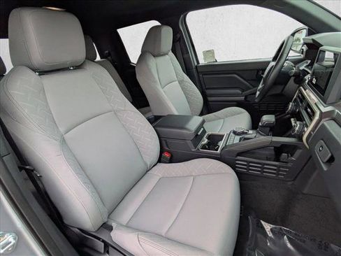 Certified 2025 Toyota Tacoma SR5 AWD/4WD image 20