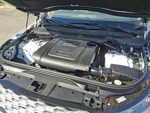 Certified 2026 Land Rover Discovery S AWD/4WD image 29