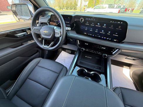 New 2026 Chevrolet Tahoe Premier w/ Sun And Tow Package AWD/4WD image 3