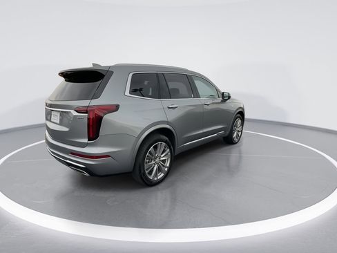 Used 2024 Cadillac XT6 Premium Luxury w/ Technology Package AWD/4WD image 8