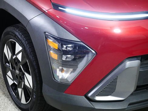 Used 2024 Hyundai Kona SEL AWD/4WD image 16