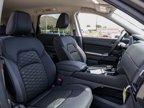 New 2026 Nissan Pathfinder SV FWD image 18
