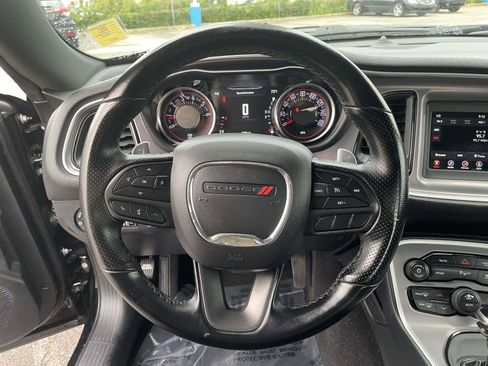 Used 2021 Dodge Challenger GT image 8