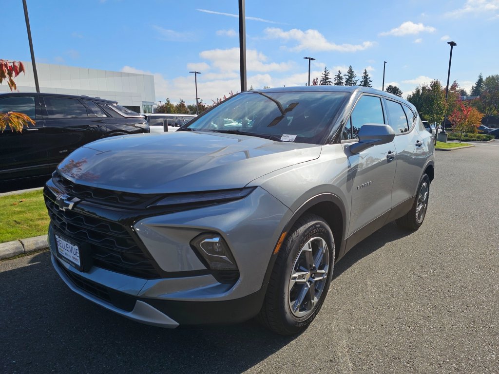 New 2026 Chevrolet Blazer LT w/ LPO, Black Grille Bar Package AWD/4WD image 3