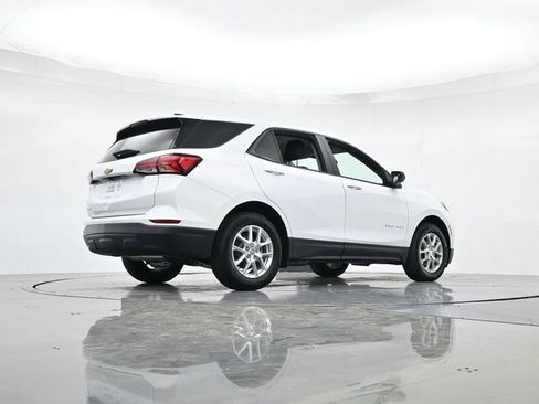 Used 2024 Chevrolet Equinox LS w/ LS Convenience Package FWD image 30