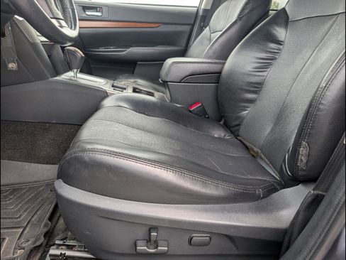 Used 2014 Subaru Outback 2.5i Limited image 11