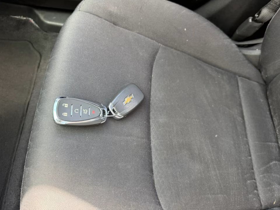 Used 2022 Chevrolet Malibu LT FWD image 21