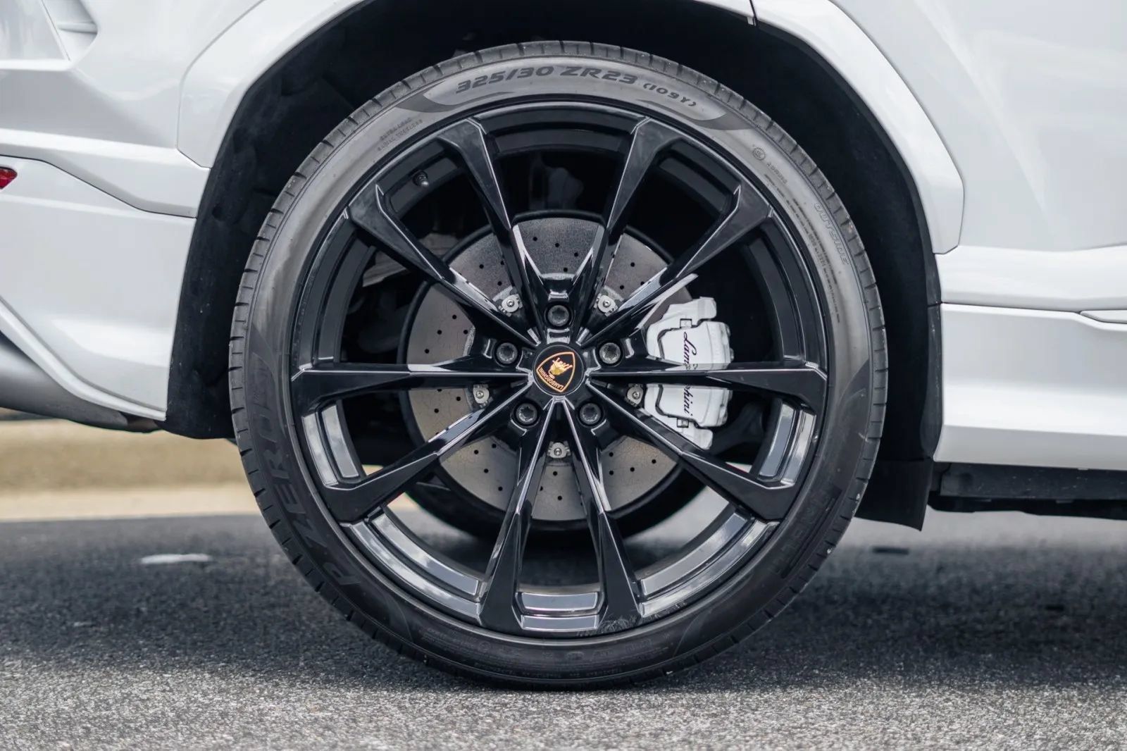 Used 2021 Lamborghini Urus AWD/4WD image 17
