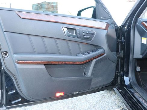 Used 2013 Mercedes-Benz E 350 Sedan image 19