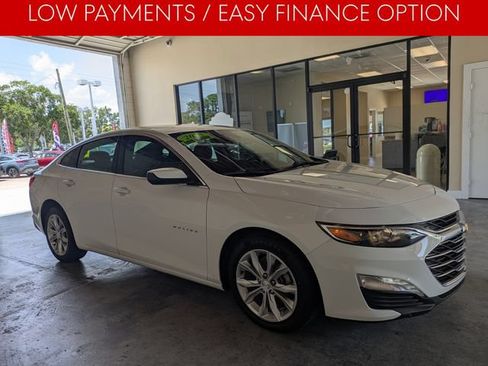Used 2025 Chevrolet Malibu LT FWD image 2