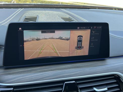 Used 2020 BMW M550i xDrive w/ Dynamic Handling Package image 24