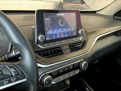 Used 2023 Nissan Altima 2.5 SV image 6