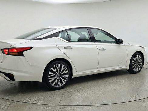 Used 2025 Nissan Altima 2.5 SV FWD image 9