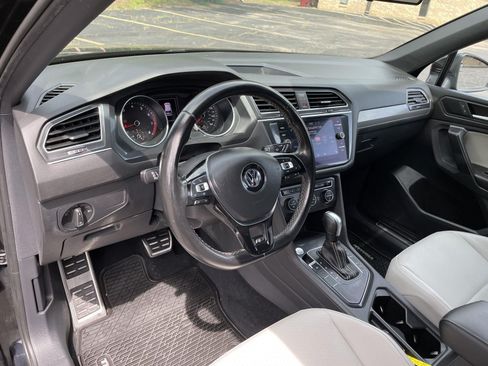 Used 2021 Volkswagen Tiguan SE R-Line FWD image 14