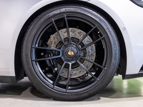 Used 2022 Porsche 911 Cabriolet image 16