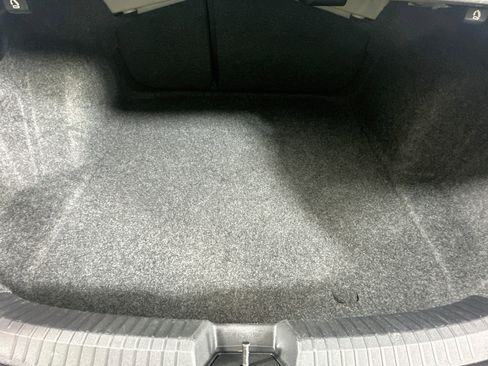 Used 2025 Volkswagen Jetta SE FWD image 26