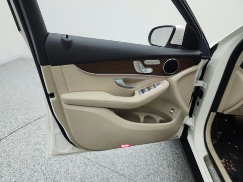 Used 2022 Mercedes-Benz GLC 300 image 14