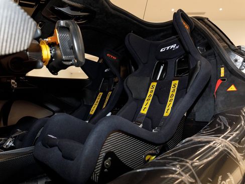 Used 2020 McLaren Senna RWD image 57