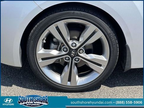 Used 2016 Hyundai Veloster w/ Option Group 03 FWD image 9