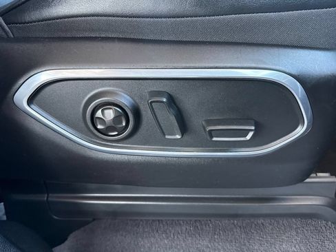 Used 2023 Jeep Wagoneer L Series II RWD image 29