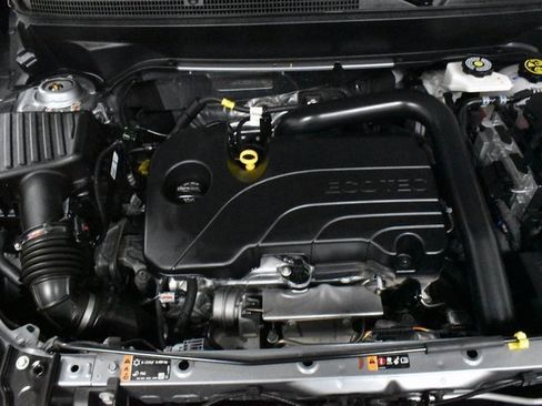 Used 2023 GMC Terrain SLT w/ Elevation Edition image 10