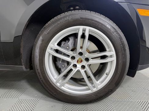 Certified 2022 Porsche Macan Base image 14