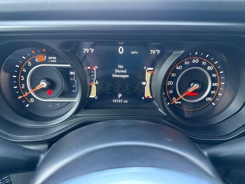 Used 2026 Jeep Wrangler Unlimited Sahara AWD/4WD image 20