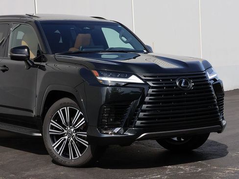 New 2026 Lexus LX 600 4WD w/ Luxury Package image 2
