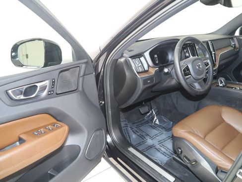 Used 2023 Volvo XC60 B5 Plus w/ Climate Package AWD/4WD image 41