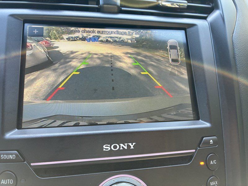 Used 2018 Ford Fusion Titanium FWD image 10