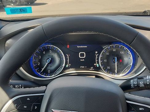 Used 2025 Chrysler Voyager LX FWD image 14