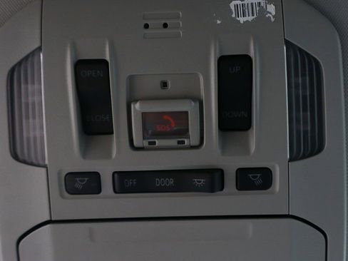 Used 2021 Toyota Highlander XLE image 26