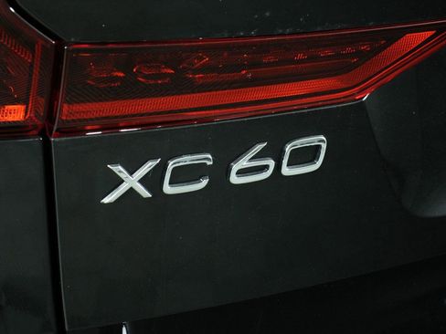 Certified 2026 Volvo XC60 B5 Plus AWD/4WD image 19