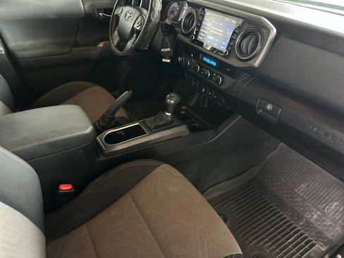 Used 2023 Toyota Tacoma TRD Off-Road AWD/4WD image 14